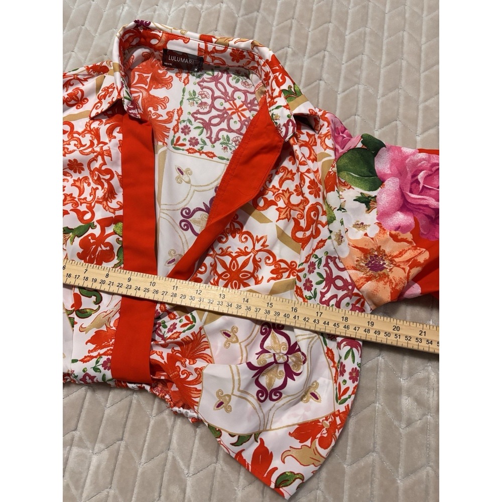 LULUMARI Size M Floral Tile Print Wrap Front Crop Blouse Satin Crossover Top - Picture 10 of 12